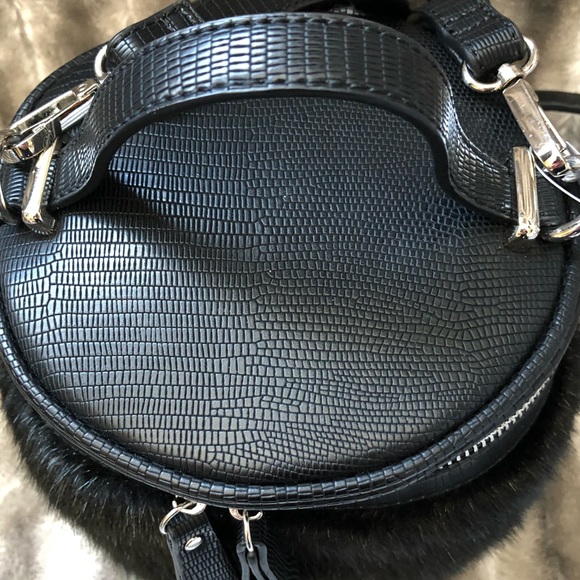 Round Black 👜 Faux Fur and Vegan Snakeskin Purse - Picture 4 of 7